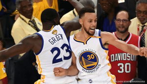 Golden State Warriors guard Stephen Curry dribbling during practice ahead of the season opener against the Lakers